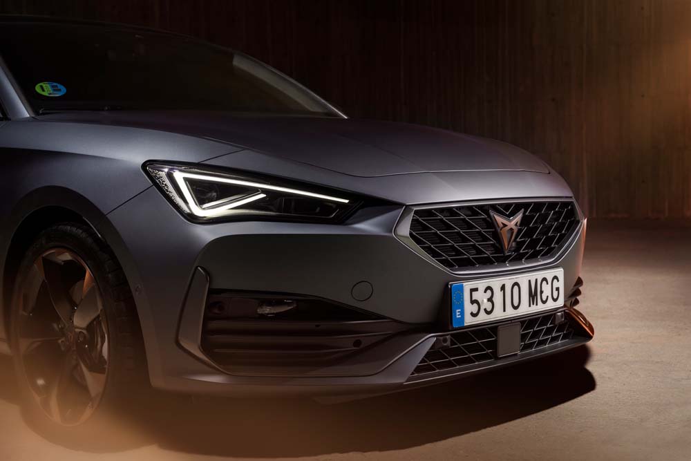 Así es el primer CUPRA con etiqueta ECO 27 Motor16 CUPRA Leon eTSI 40 HQ Motor16