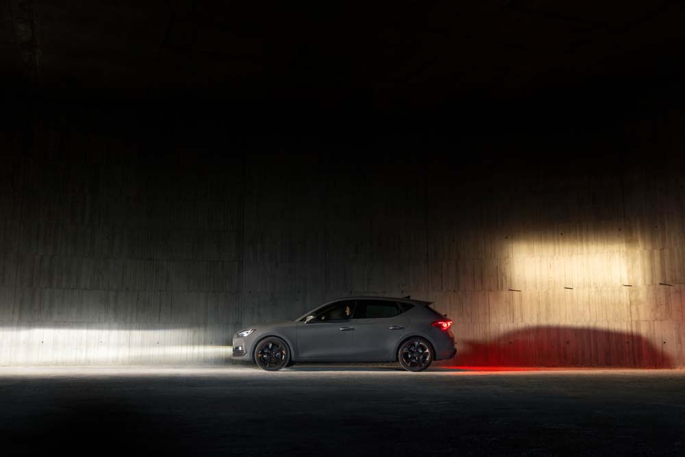 Así es el primer CUPRA con etiqueta ECO 32 Motor16 CUPRA Leon eTSI 48 HQ Motor16