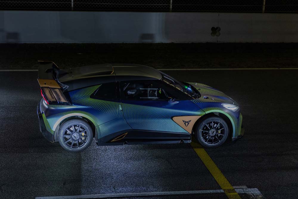 CUPRA vuela con su último prototipo de carreras eléctrico 3 Motor16 CUPRA UrbanRebel Racing Concept 1 Motor16