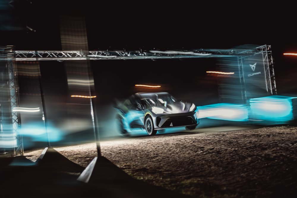 CUPRA vuela con su último prototipo de carreras eléctrico 11 Motor16 CUPRA UrbanRebel Racing Concept 9 Motor16