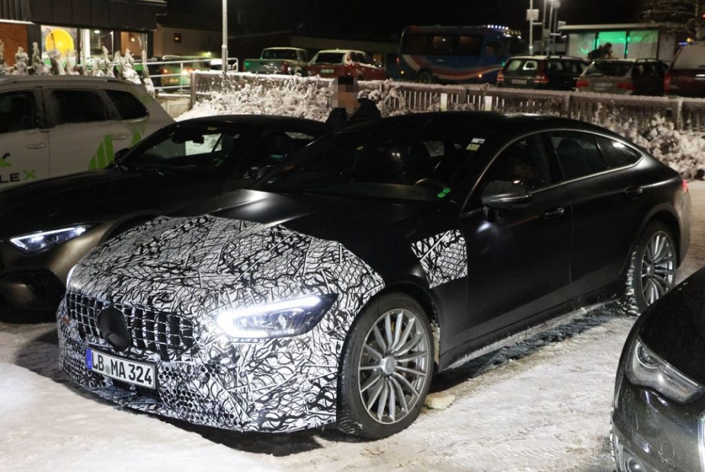 El Mercedes AMG GT de cuatro puertas recibe mínimos retoques 5 Motor16 MERCEDES AMG GT 4 PUERTAS 3 Motor16