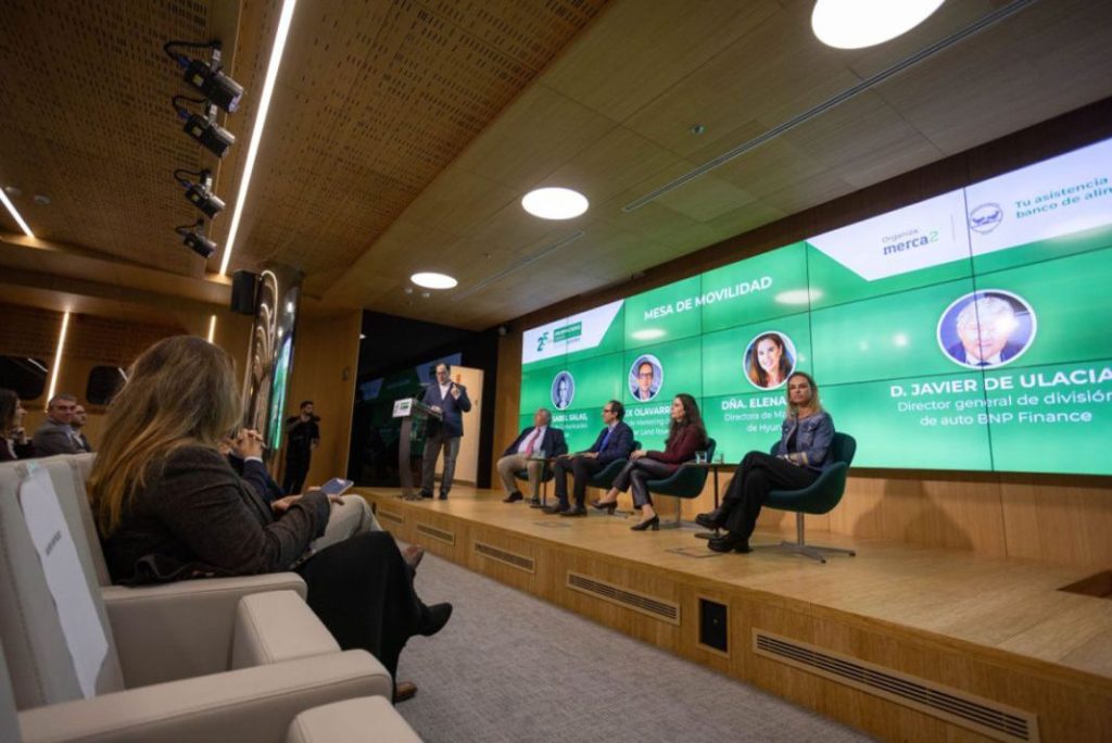 25 aniversario del Observatorio Cetelem: la radiografía del consumo en España 12 Motor16 MESA CETELEM 1 Motor16