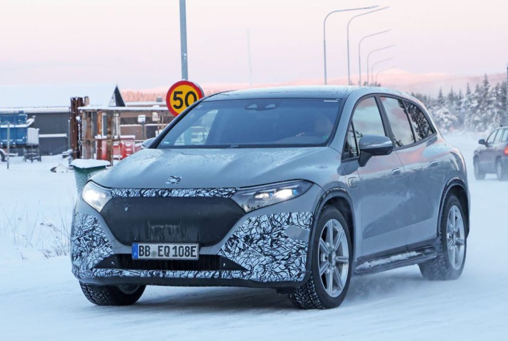 Mercedes Maybach EQS SUV: máximo lujo sobre el hielo 5 Motor16 Mercedes Maybach EQS SUV 3 Motor16