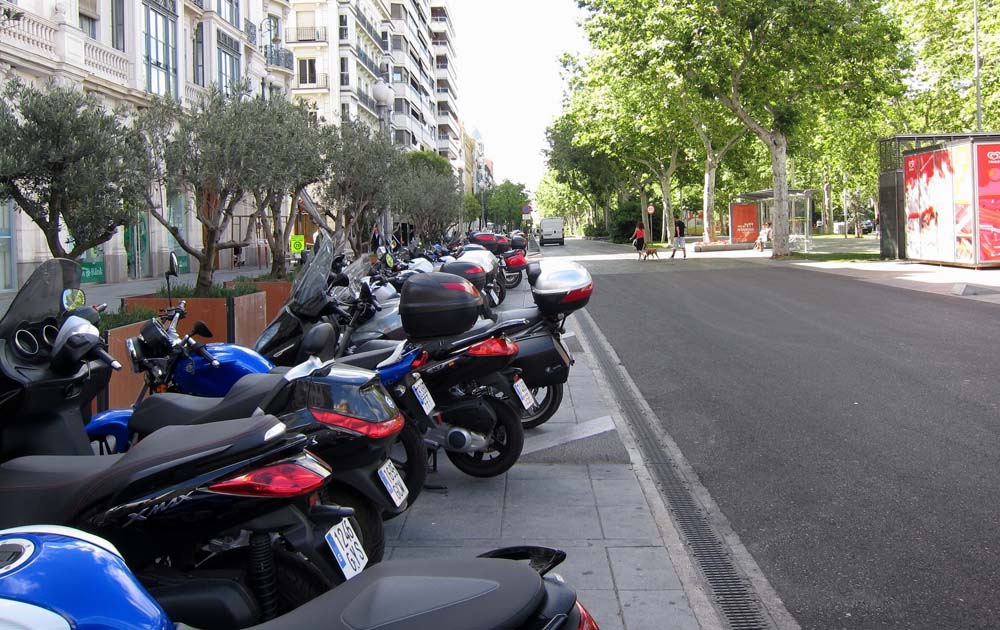 motos aparcadas