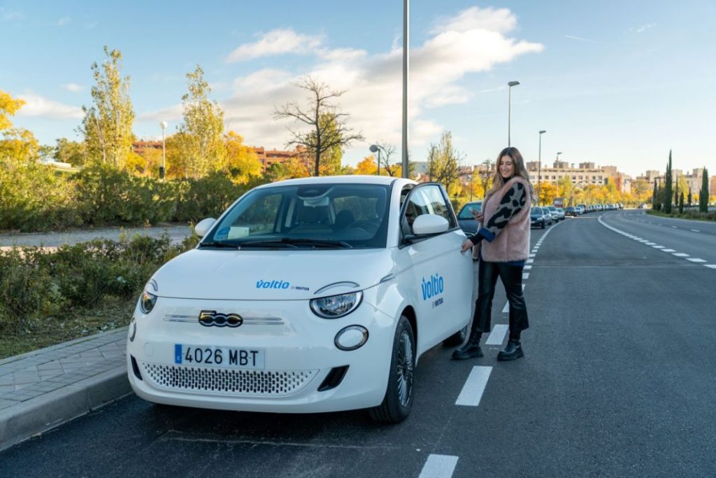 El nuevo carsharing de coches eléctricos a buen precio que llega a Madrid 2 Motor16 Los vehículos del carsharing de Voltio se desbloquean sin llave.
