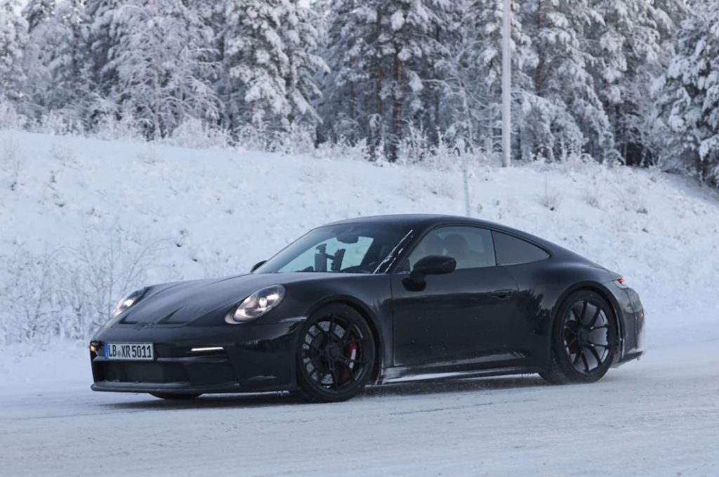 El Porsche 911 GT3 Touring juega en la nieve 15 Motor16 Porsche 911 GT3 Touring facelift 14 Motor16