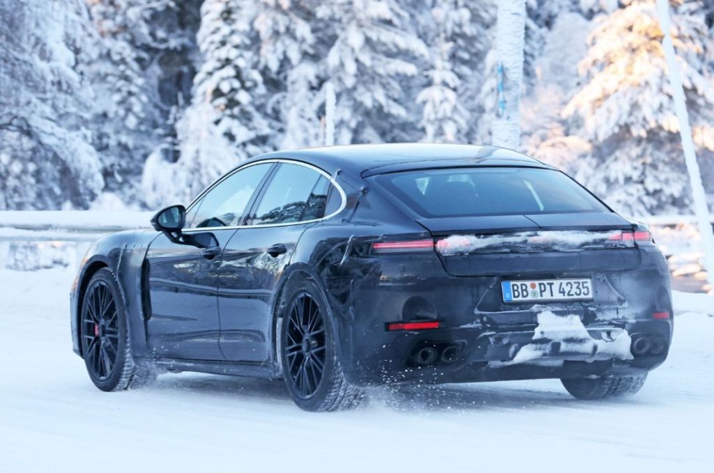Un Porsche Panamera más radical puede estar en camino 16 Motor16 Porsche Panamera centerlock 14 Motor16