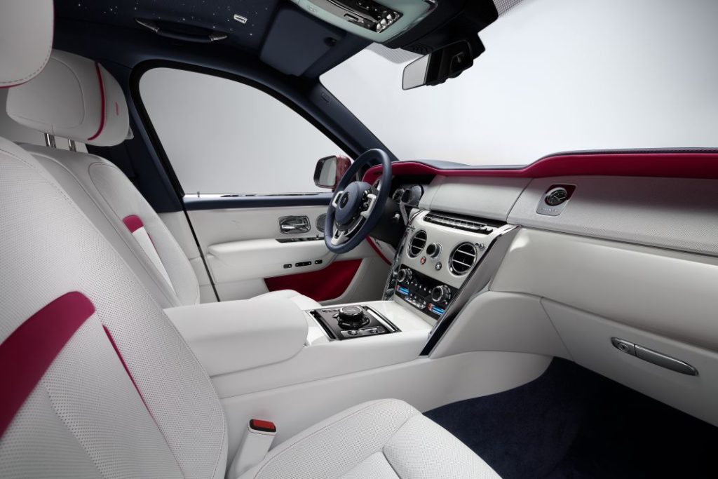 Rolls-Royce Cullinan, dos nuevas versiones inspiradas en la moda Prêt-À-Porter 119 Motor16 R Royce M16 10 Motor16