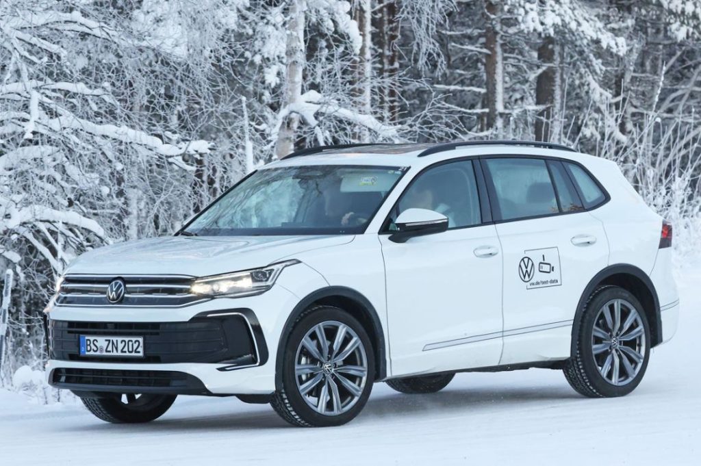 VW Tiguan white 7 Motor16
