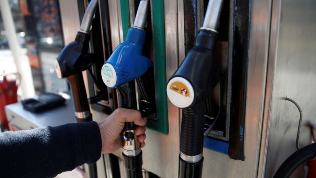 Las únicas gasolineras que van a mantener la ayuda en la gasolina y el diésel 4 Motor16 descuento
