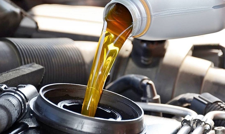 Las consecuencias que tiene para tu coche repostar gasolina low cost 111 Motor16 barato