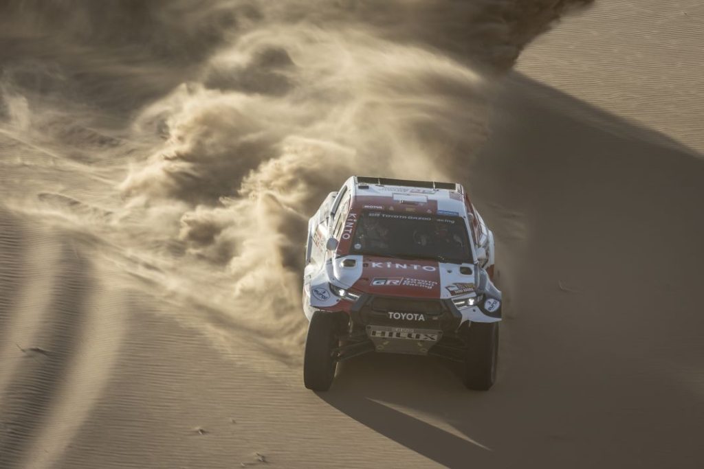 Así es el tanque acorazado que ha preparado Toyota para el Dakar 10 Motor16 dakar 2023 team 054 3 Motor16