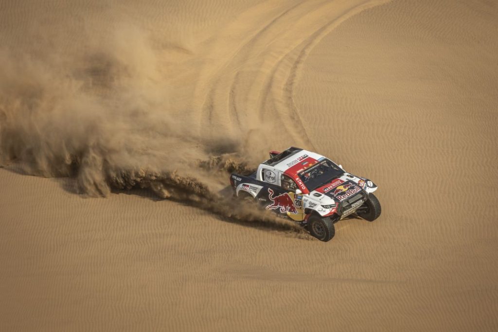 Así es el tanque acorazado que ha preparado Toyota para el Dakar 8 Motor16 dakar 2023 team 068 3 Motor16