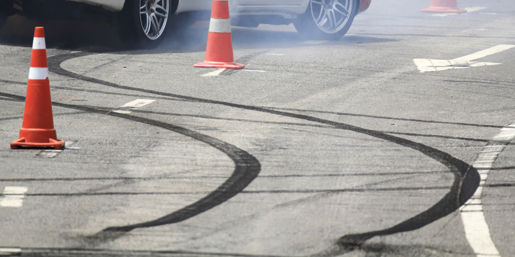 Cinco formas de conducir que destrozan los frenos de tu coche 36 Motor16 frenos