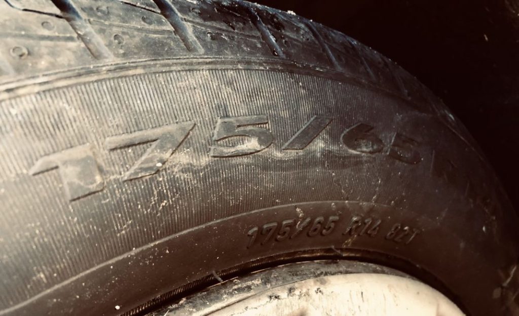 Que no te engañe su precio: estos neumáticos suspenden en el test de la OCU 126 Motor16 ruedas