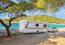 Sigue estos consejos para ahorrarte hasta 6.000 euros de multa con tu caravana