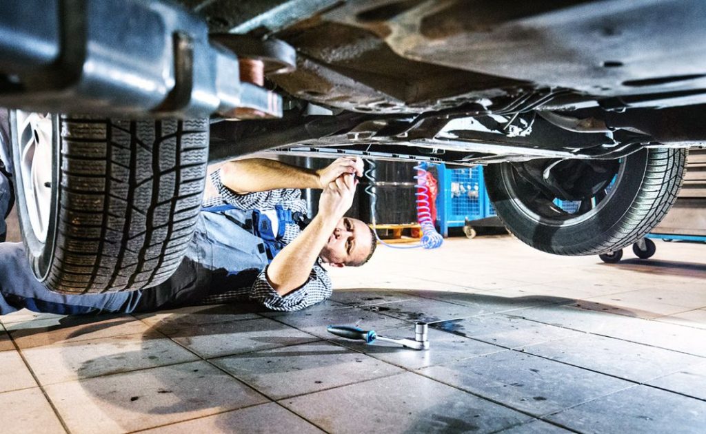10 piezas de desgaste que tarde o temprano tendrás que cambiar en tu coche 83 Motor16 reparación