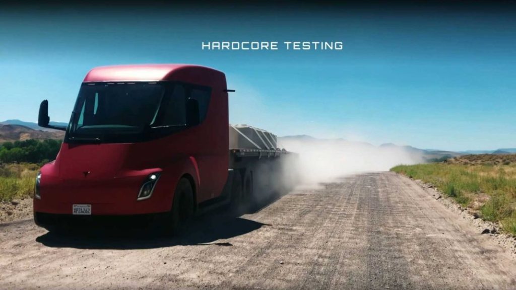 Semi Truck, así es la bestia salvaje de Tesla con tres motores 8 Motor16 Semi