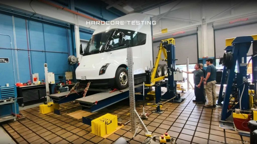 Semi Truck, así es la bestia salvaje de Tesla con tres motores 2 Motor16 Semi