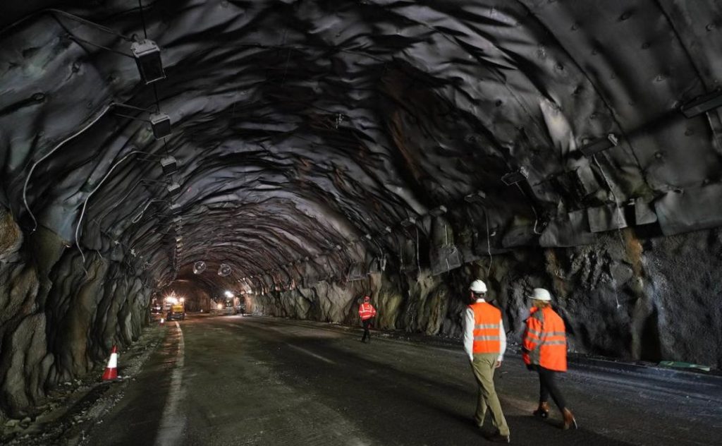 Lo que la DGT recomienda tener en cuenta al circular por un túnel 137 Motor16 efecto