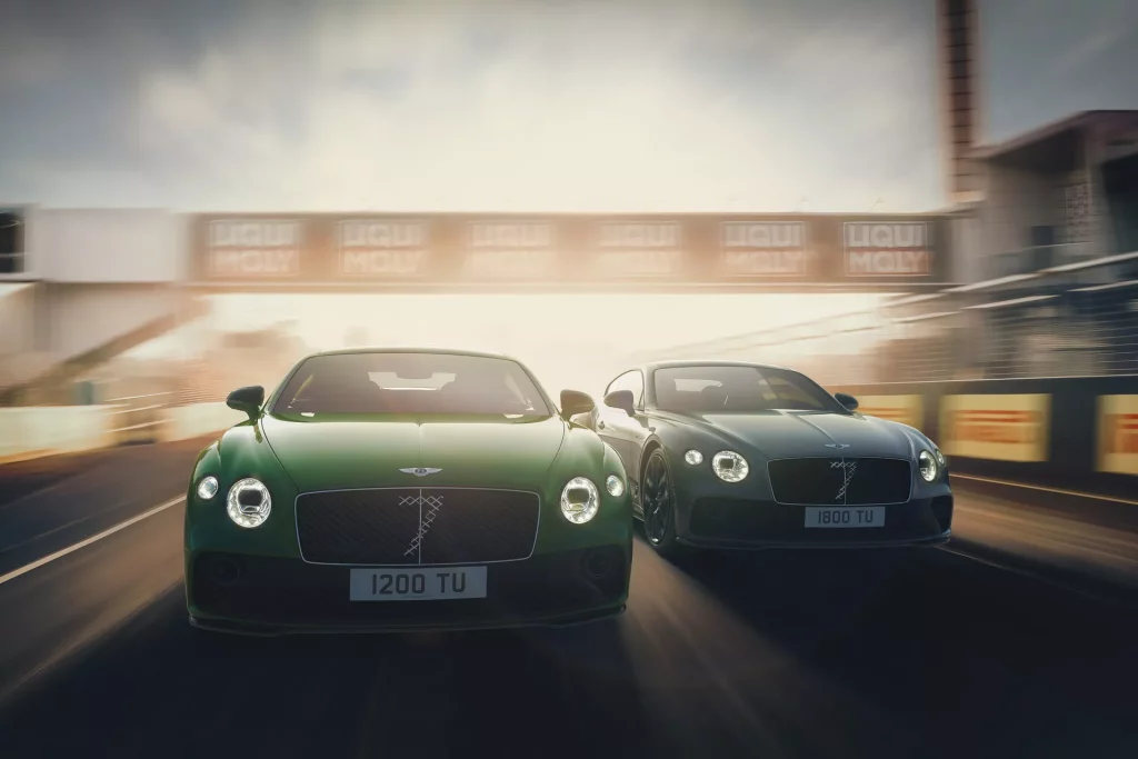 Bentley Continental GT S. Mulliner crea estas maravillas inspiradas en Bathurst 1 Motor16 2023 Bentley Continental GT S Bathurst. Imagen movimiento.