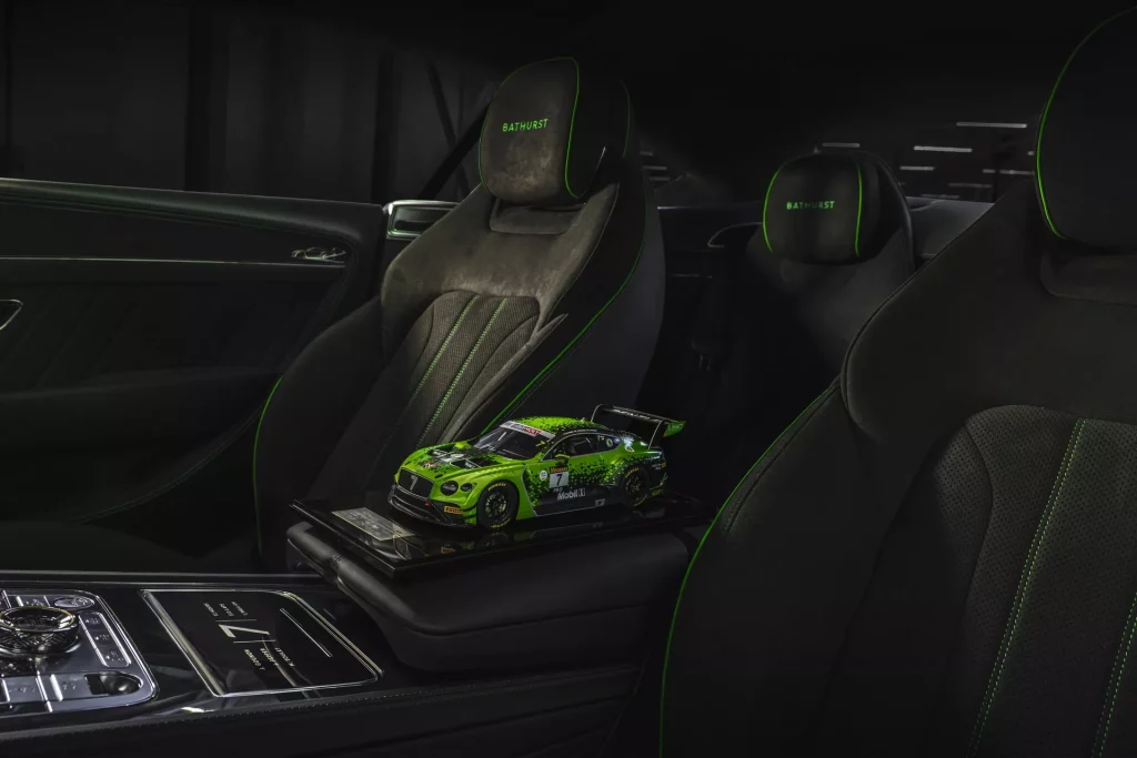 Bentley Continental GT S. Mulliner crea estas maravillas inspiradas en Bathurst 3 Motor16 2023 Bentley Continental GT S Bathurst. Imagen detalle interior.