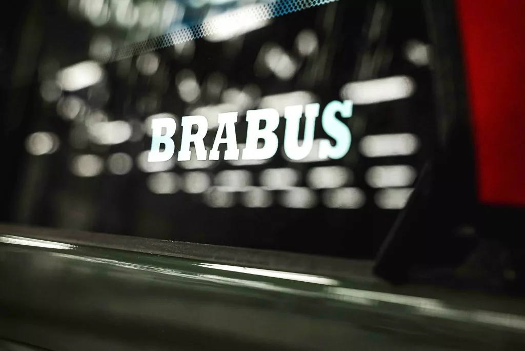 900 CV de potencia para la última criatura de Brabus Marine 14 Motor16 2023 Brabus Shadow 900 Stealth Green 10 Motor16