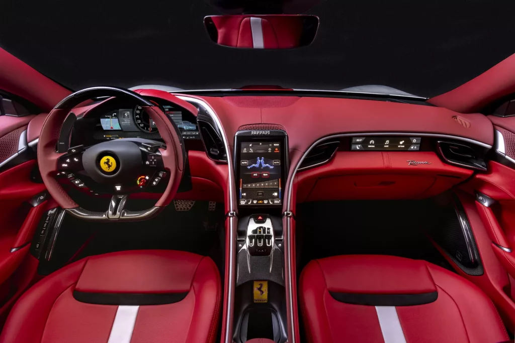 2022 Ferrari Roma. Imagen salpicadero.