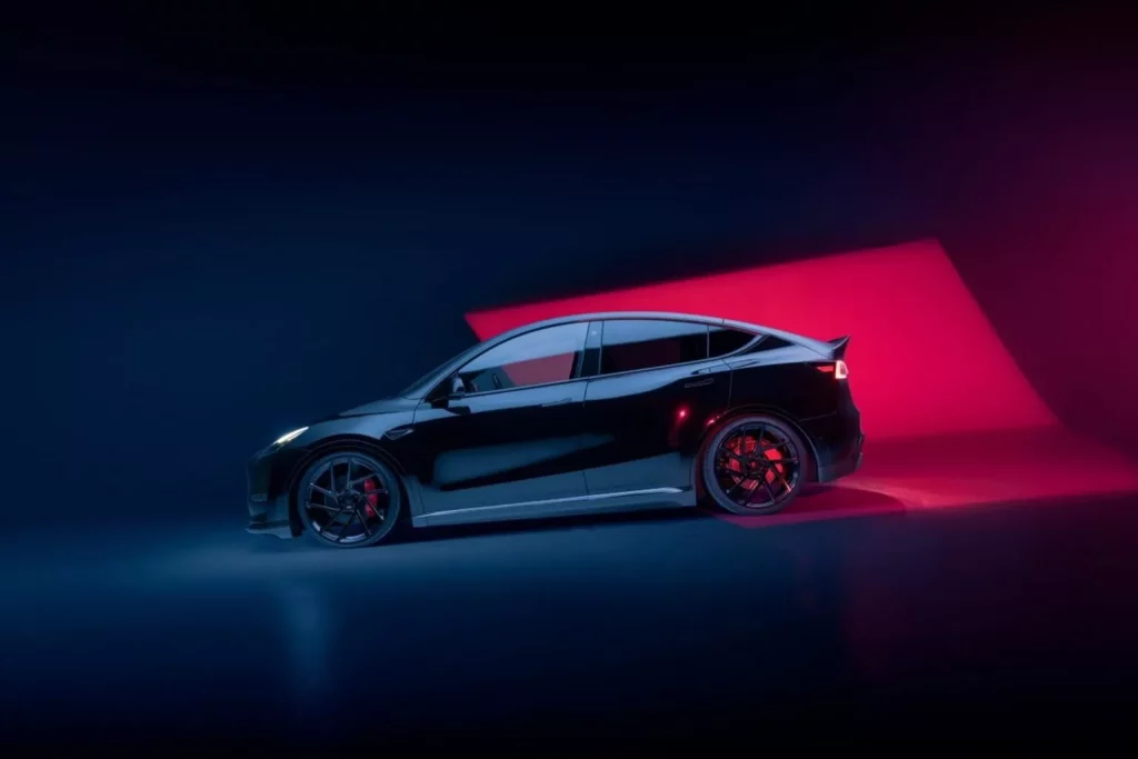 Tesla Model Y: el que faltaba por pasar por manos de Novitec 2 Motor16 2023 Novitec Tesla Model Y. Imagen estática estudio lateral.