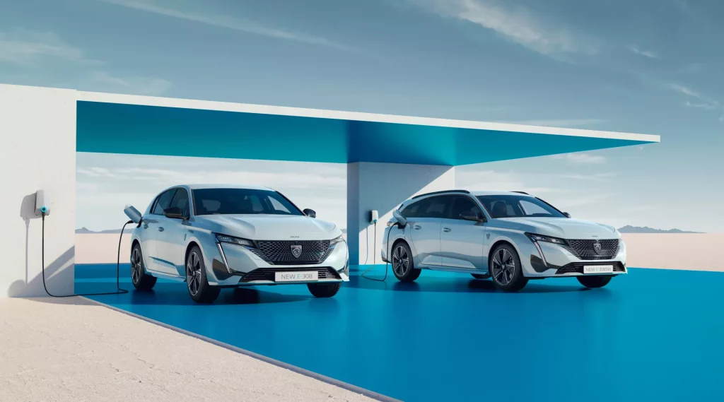 2022 Peugeot E-308. Imagen estática.