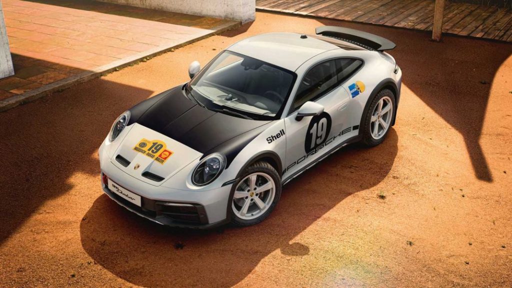 Porsche 911 Dakar: así son las decoraciones más exclusivas 9 Motor16 2023 Porsche 911 Safari 1971 decoracion 2 Motor16