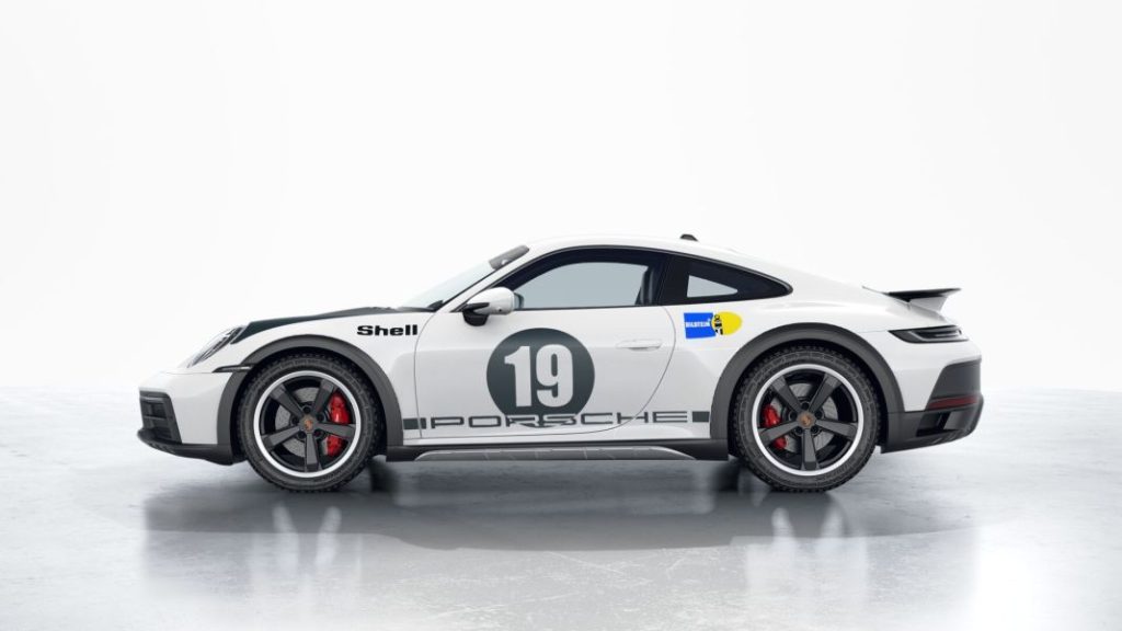 Porsche 911 Dakar: así son las decoraciones más exclusivas 14 Motor16 2023 Porsche 911 Safari 1971 decoracion 6 Motor16