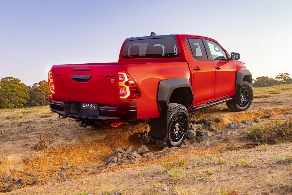 2023 Toyota Hilux GR Sport 3 Motor16