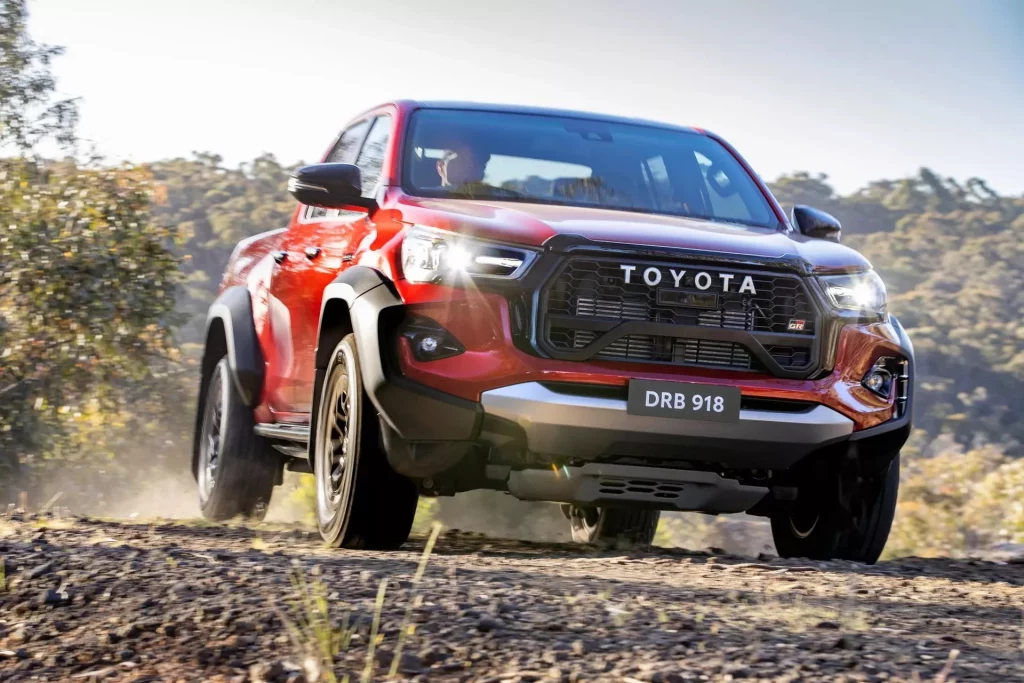 2023 Toyota Hilux GR Sport 5 Motor16