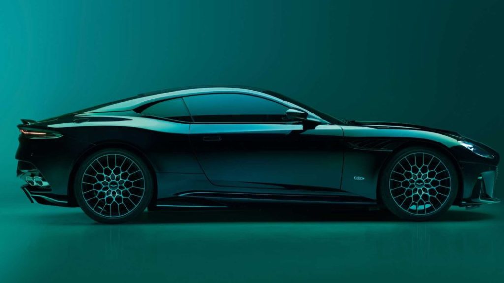2023 aston martin dbs 770 ultimate 17 Motor16