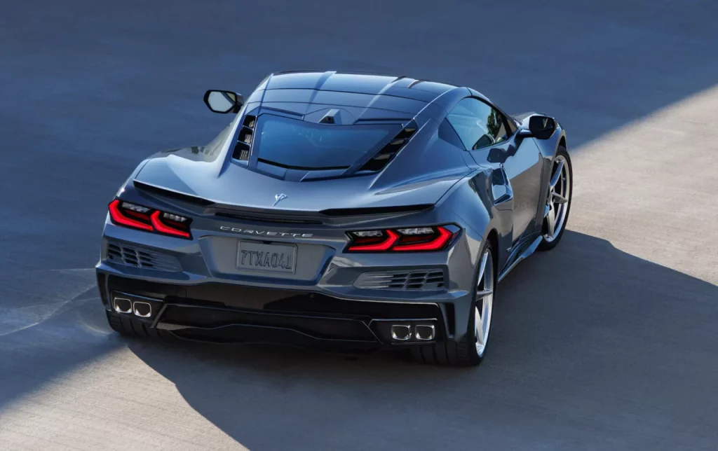 2023 chevrolet corvette e ray 10 Motor16