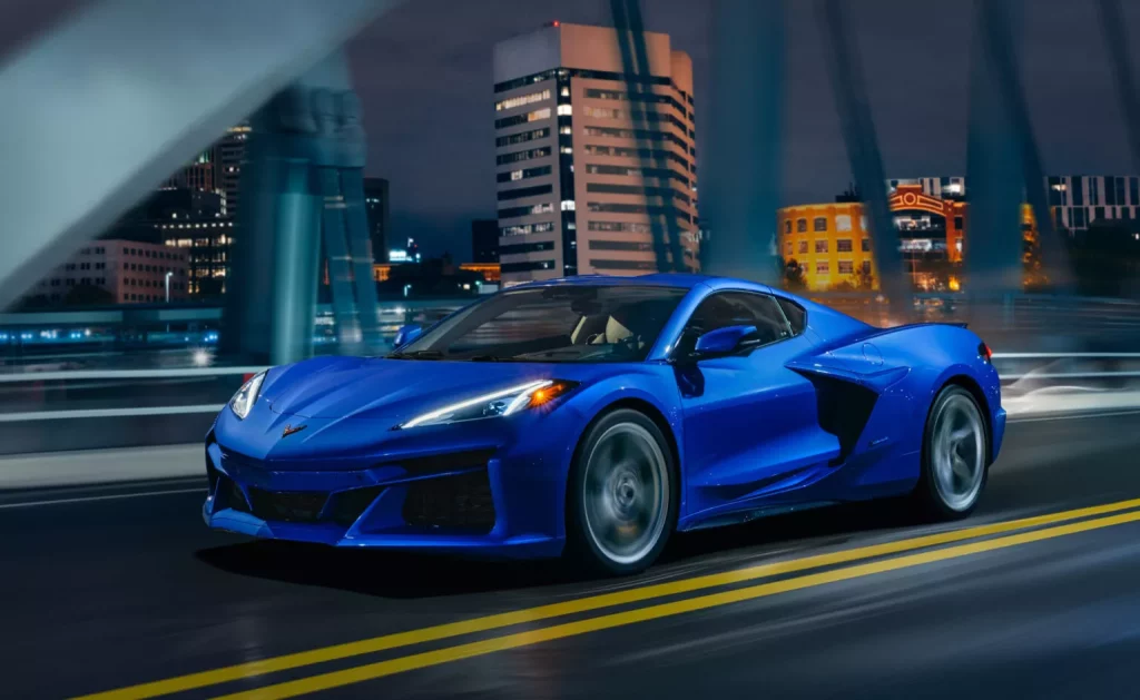 2023 chevrolet corvette e ray 3 Motor16