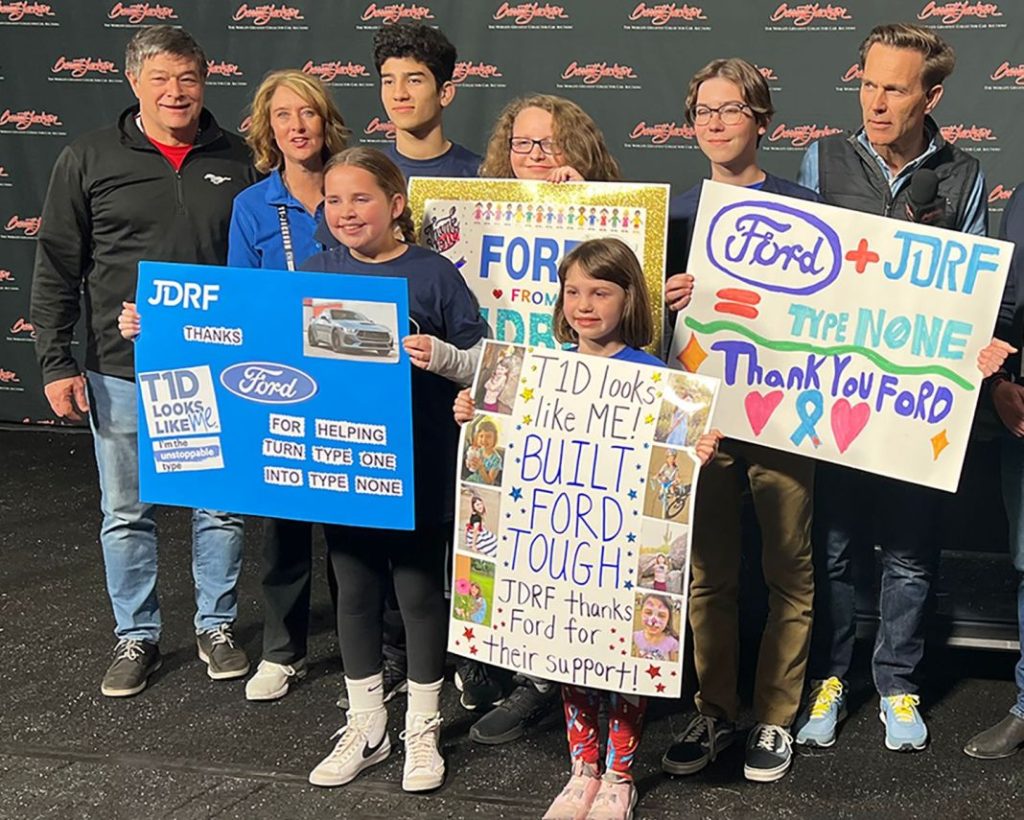 Este Ford Mustang GT ha costado 20 veces más que uno 'normal' 7 Motor16 2023 ford mustang gt barrett jackson subasta 3 Motor16