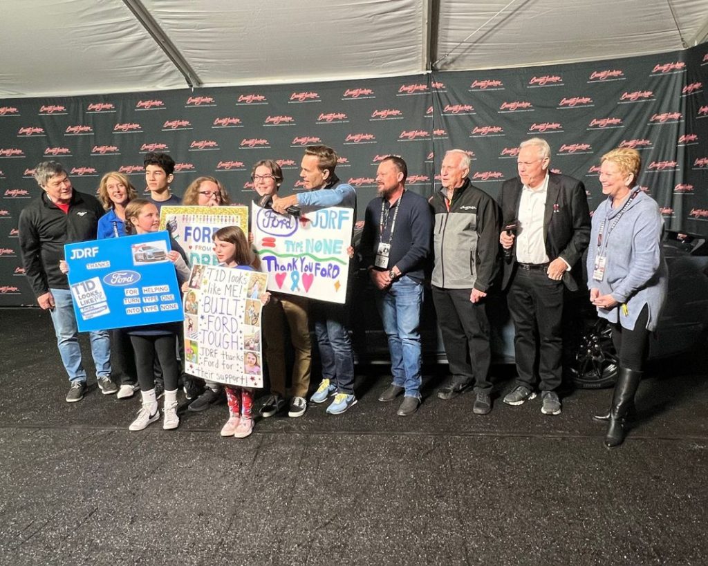 Este Ford Mustang GT ha costado 20 veces más que uno 'normal' 2 Motor16 2023 Ford Mustang GT Barrett-Jackson. Imagen JDRF.