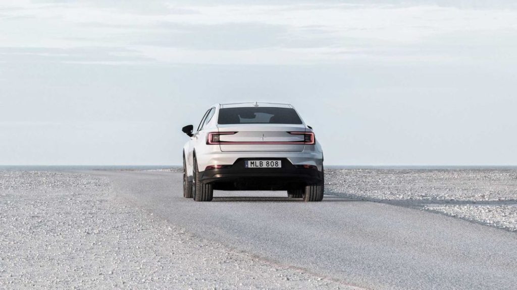 Polestar 2: muchas sorpresas para dejar en evidencia al Tesla Model 3 15 Motor16 2023 polestar 2 10 Motor16