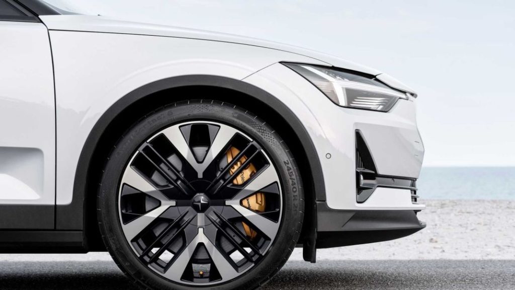Polestar 2: muchas sorpresas para dejar en evidencia al Tesla Model 3 4 Motor16 2023 Polestar 2. Imagen detalle llanta.