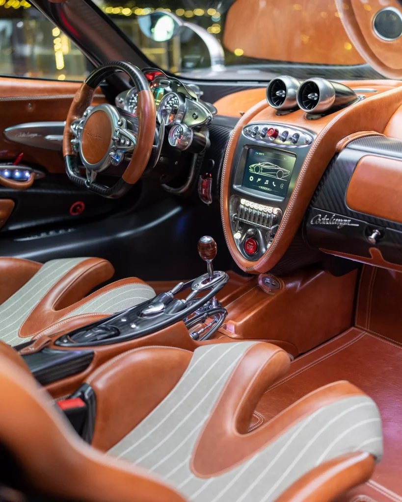 2023 Pagani Huayra Codalunga 2 di 5. Imagen interior.