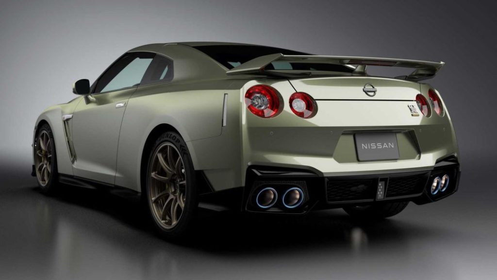 Nissan GT-R: la última mejora ya se vende en Japón 8 Motor16 2024 nissan gt r 32 Motor16