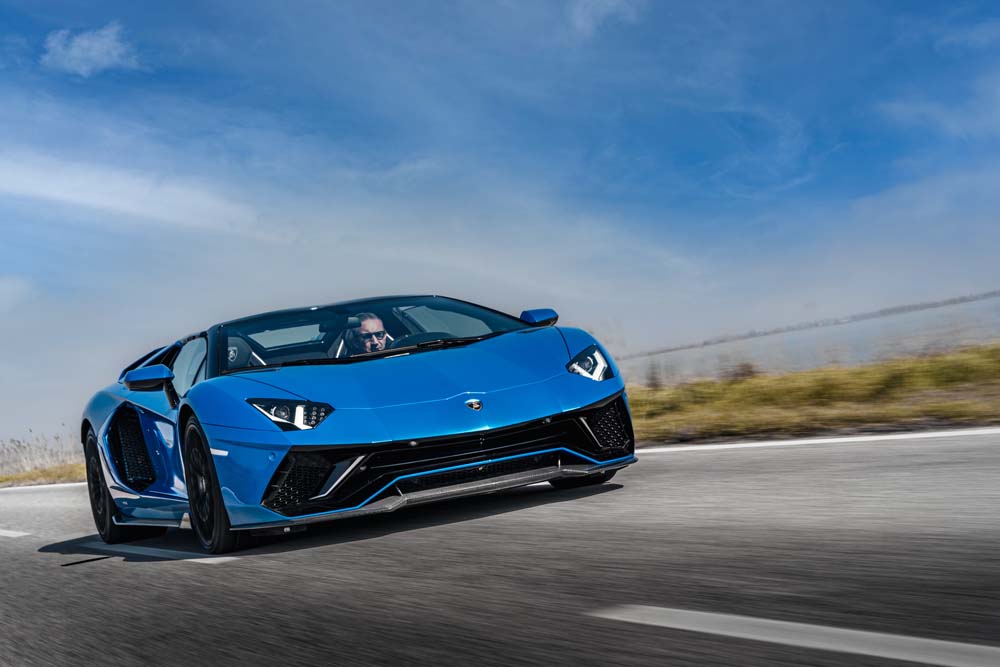 Lamborghini honra a su motor V12 y saluda a la hibridación 5 Motor16 Lamborghini Aventador.