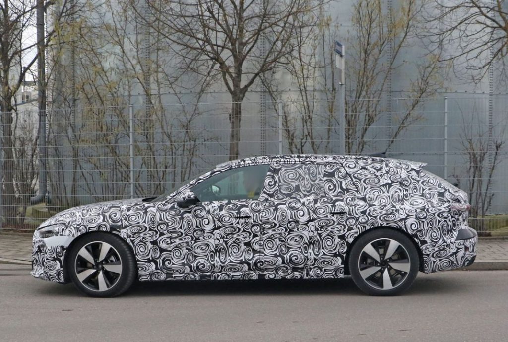 Nuevo estilo de camuflaje para el Audi A4 Avant 2 Motor16 Audi A4 Avant