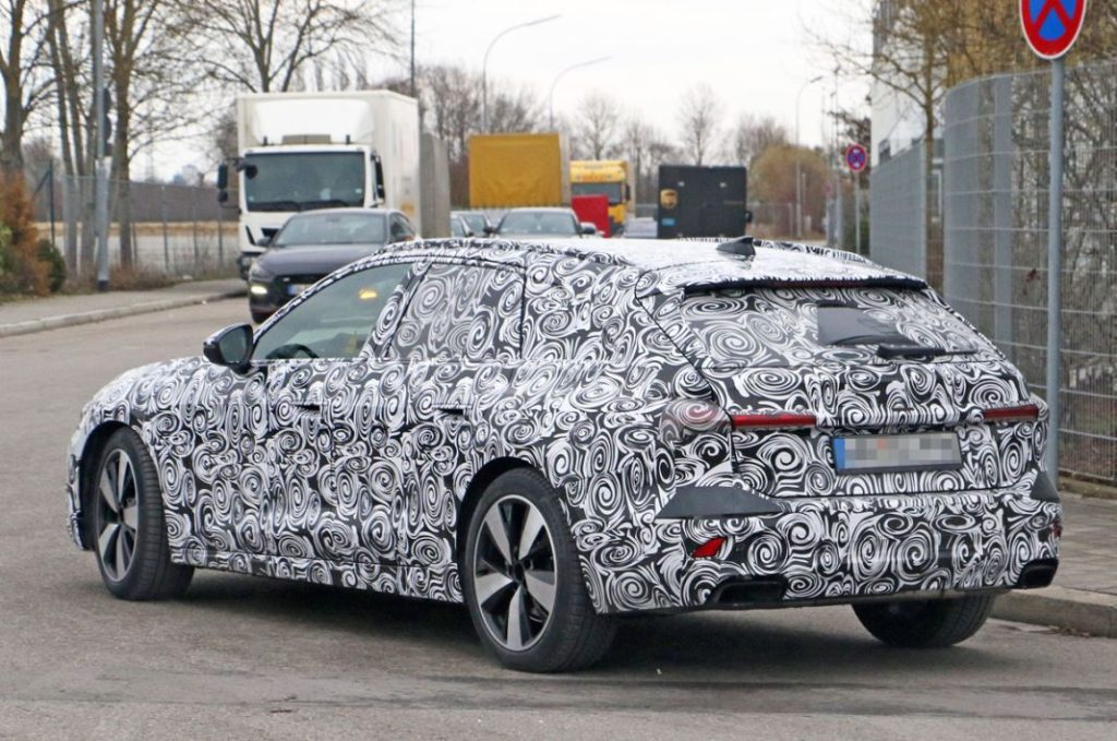Nuevo estilo de camuflaje para el Audi A4 Avant 10 Motor16 Audi A4 Avant less camo 8 Motor16