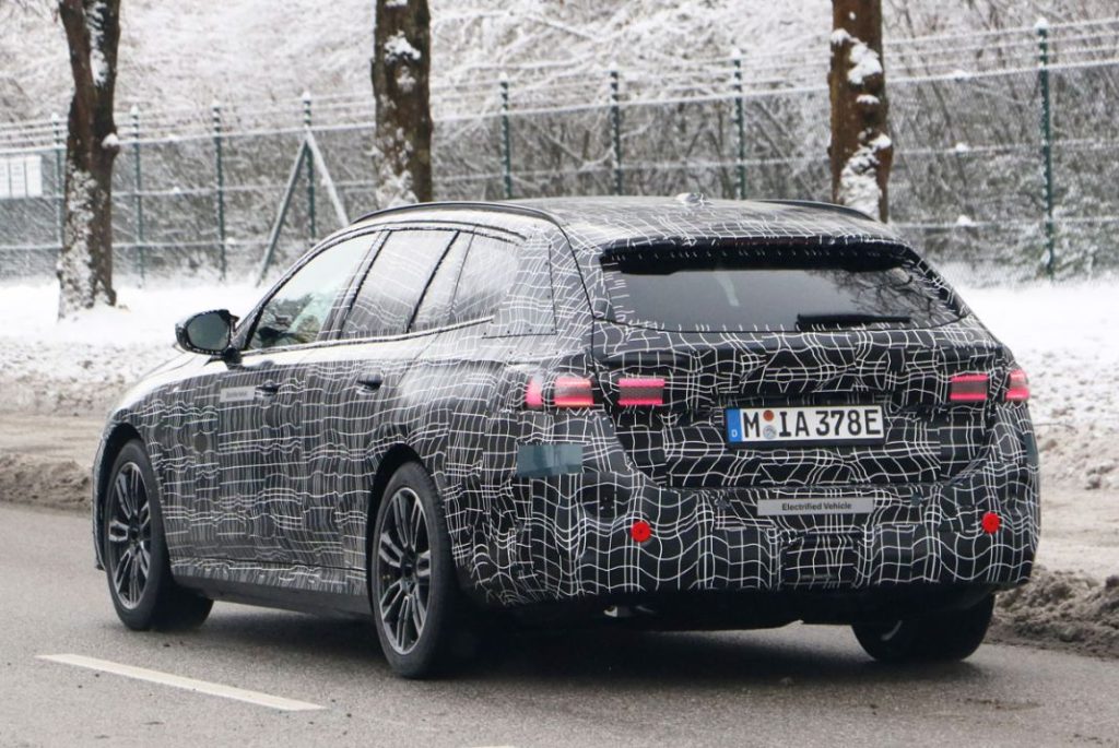 BMW i5 Touring 12 Motor16