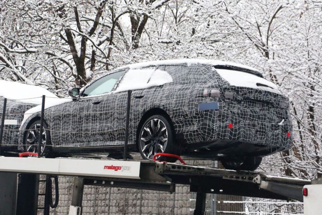 BMW i5 Touring 16 Motor16