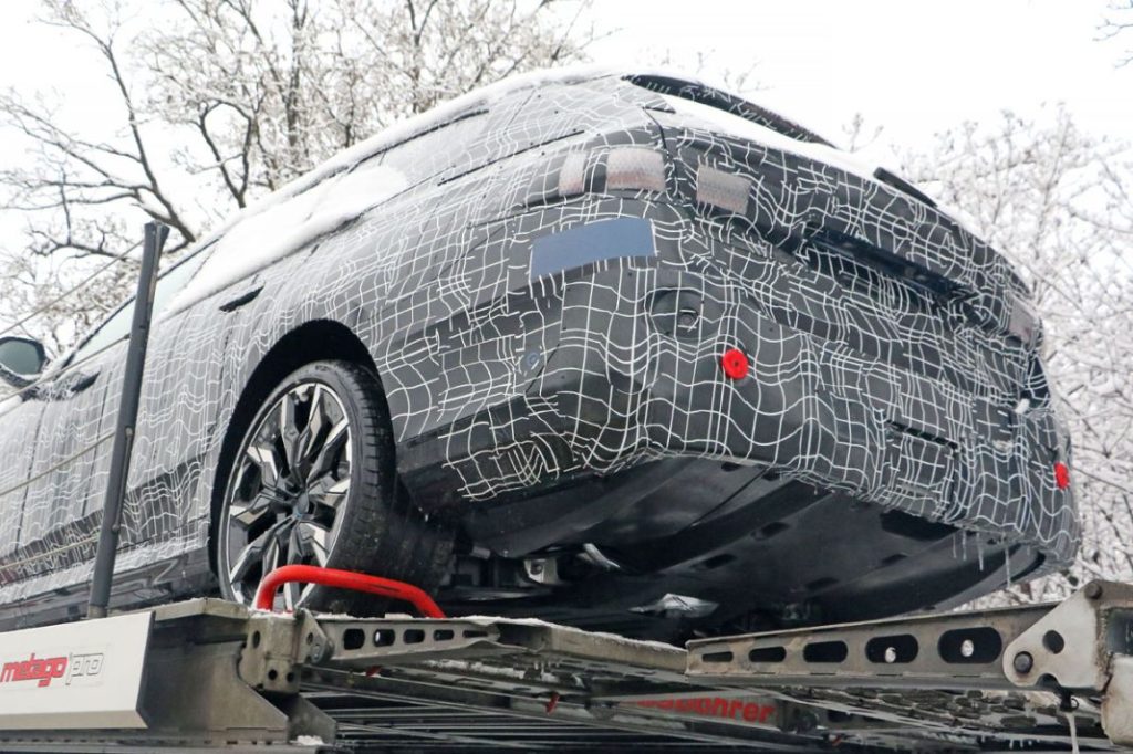 BMW i5 Touring 18 Motor16