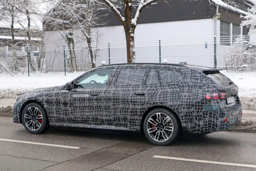 BMW i5 Touring 8 Motor16